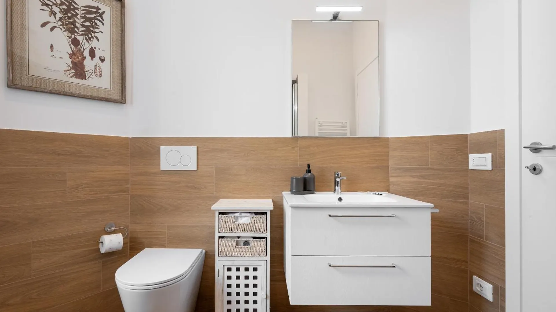 Via Taddeo Alderotti, 85 - Elegant Apartment In Careggi, Near Hospital, University & Tram Morgagni - Florence Charming Apartments Italy