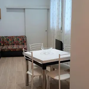  Appartamento 4/5 Posti Letto