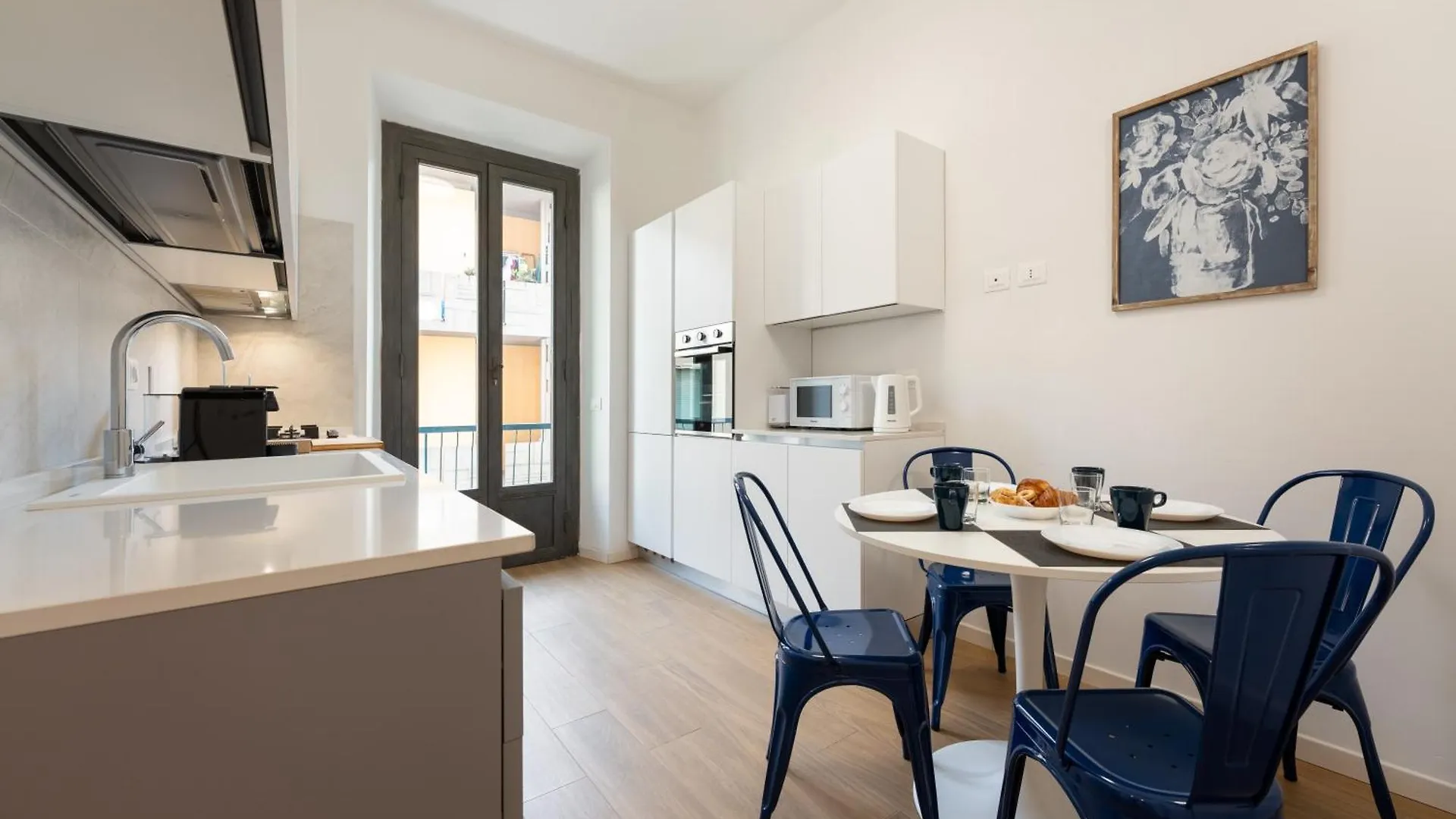 Via Taddeo Alderotti, 85 - Elegant Apartment In Careggi, Near Hospital, University & Tram Morgagni - Florence Charming Apartments Italy