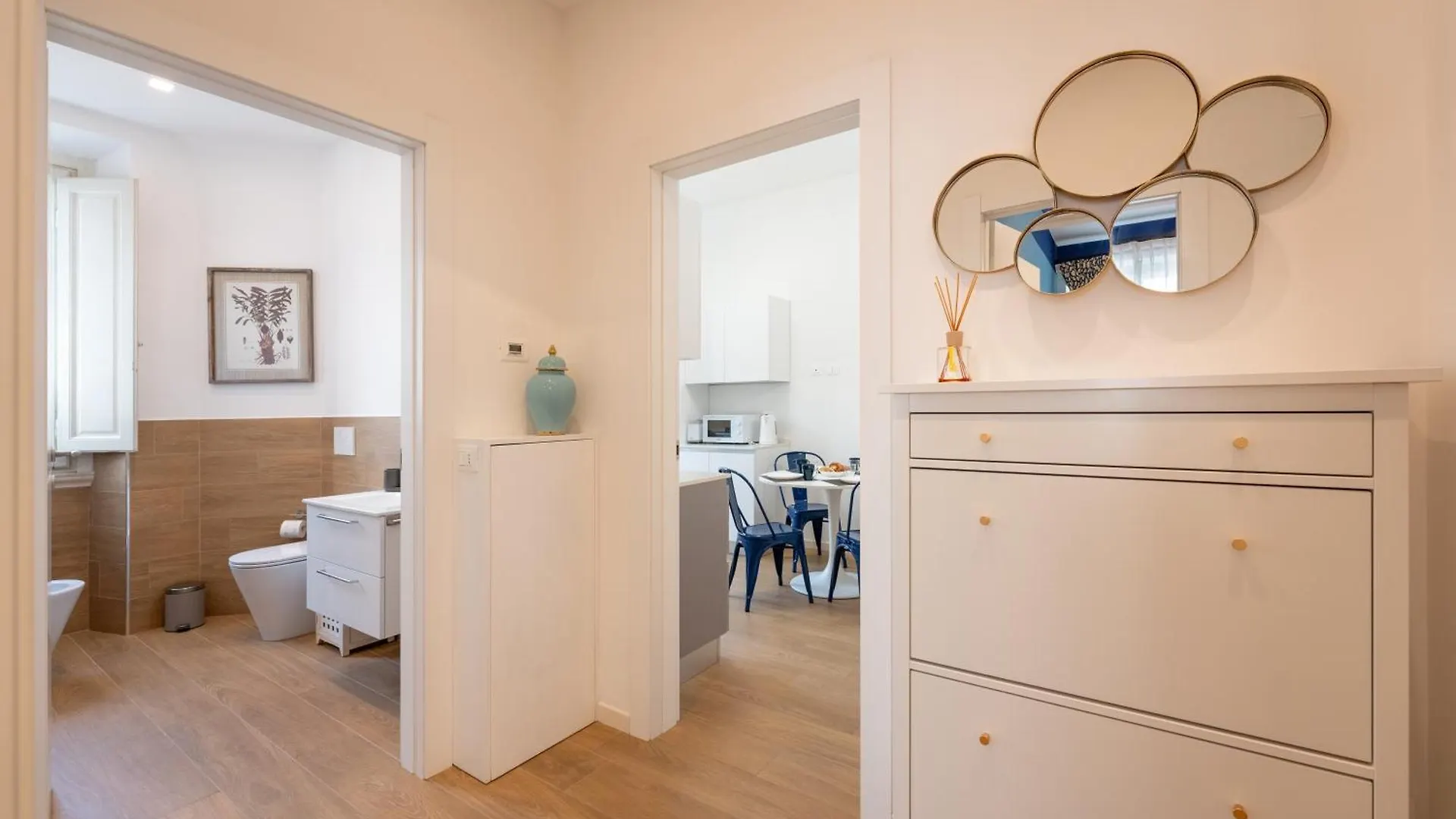 Via Taddeo Alderotti, 85 - Elegant Apartment In Careggi, Near Hospital, University & Tram Morgagni - Florence Charming Apartments 0*,  Italy