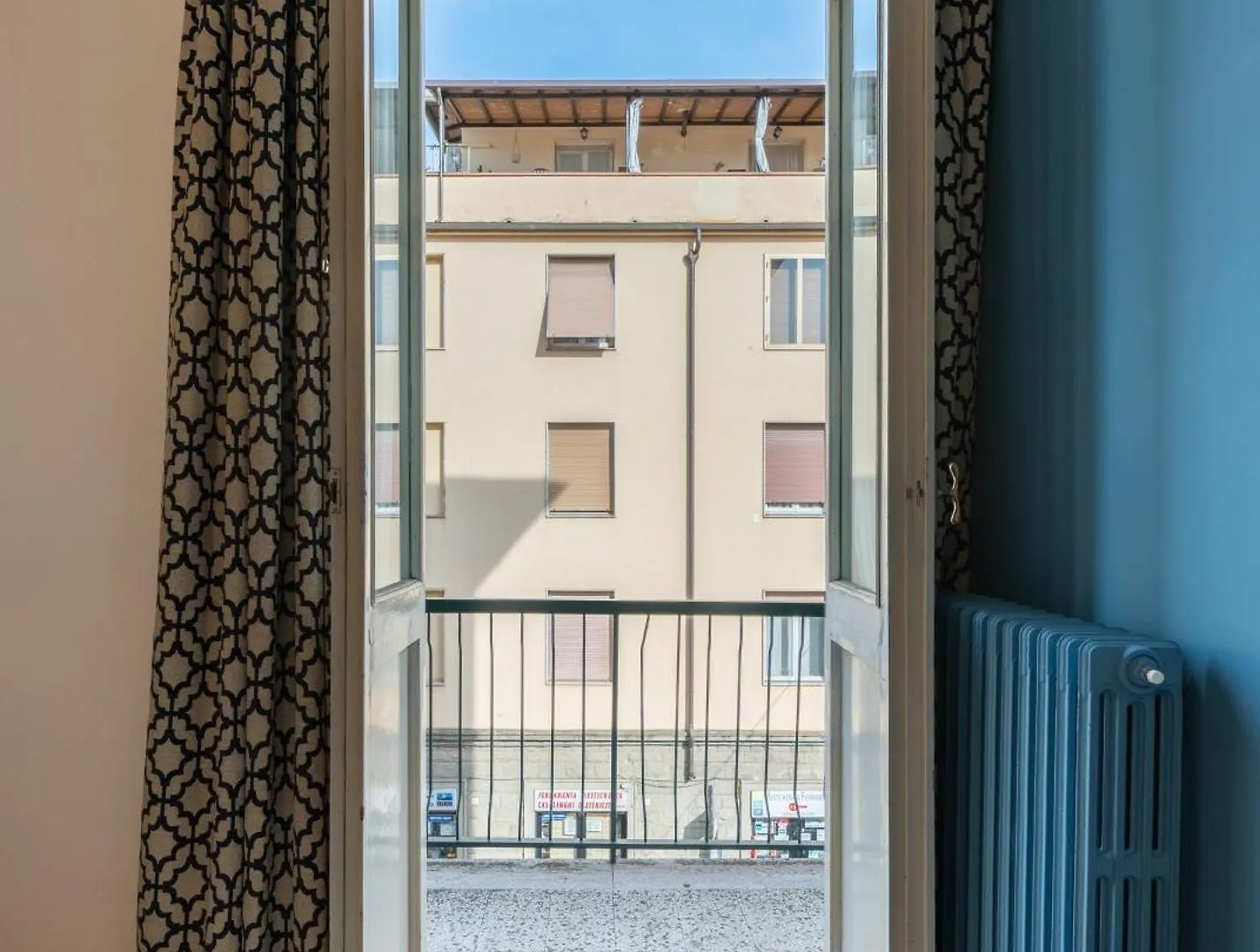 Via Taddeo Alderotti, 85 - Elegant Apartment In Careggi, Near Hospital, University & Tram Morgagni - Florence Charming Apartments 0*,  Italy